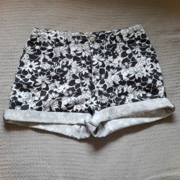Floral High Waisted Shorts - Picture 3 of 6